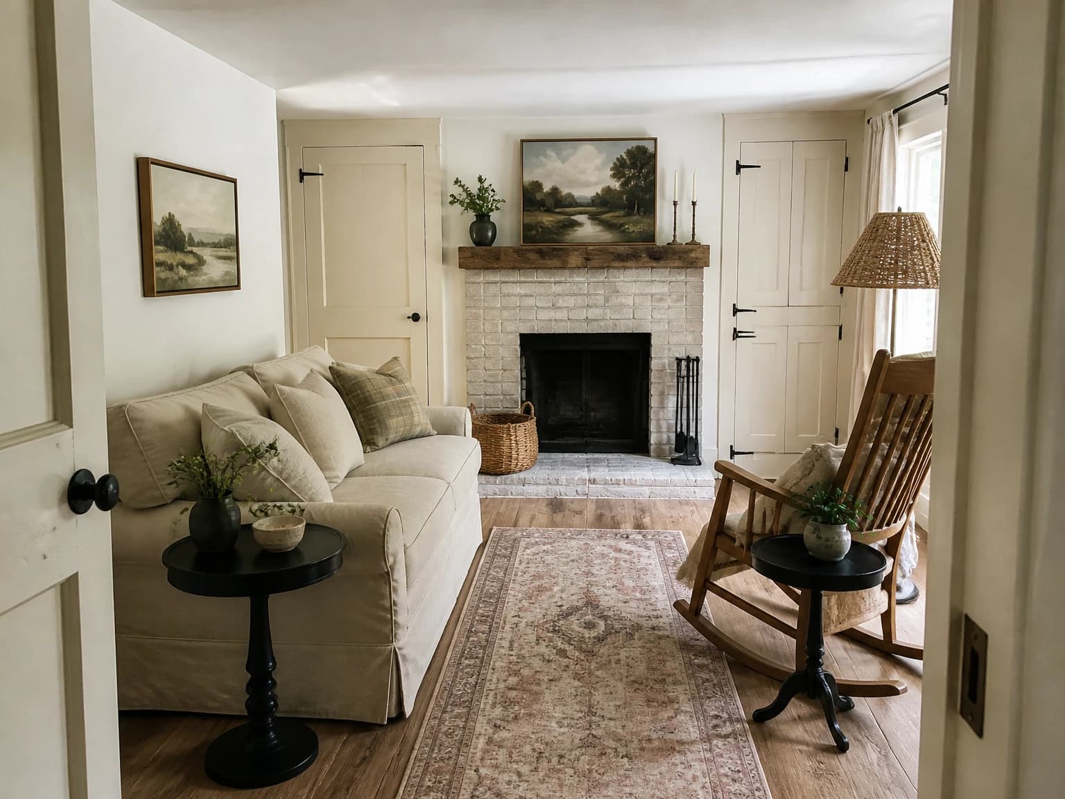 Compact Cottage Farmhouse, modern farmhouse living room inspiration